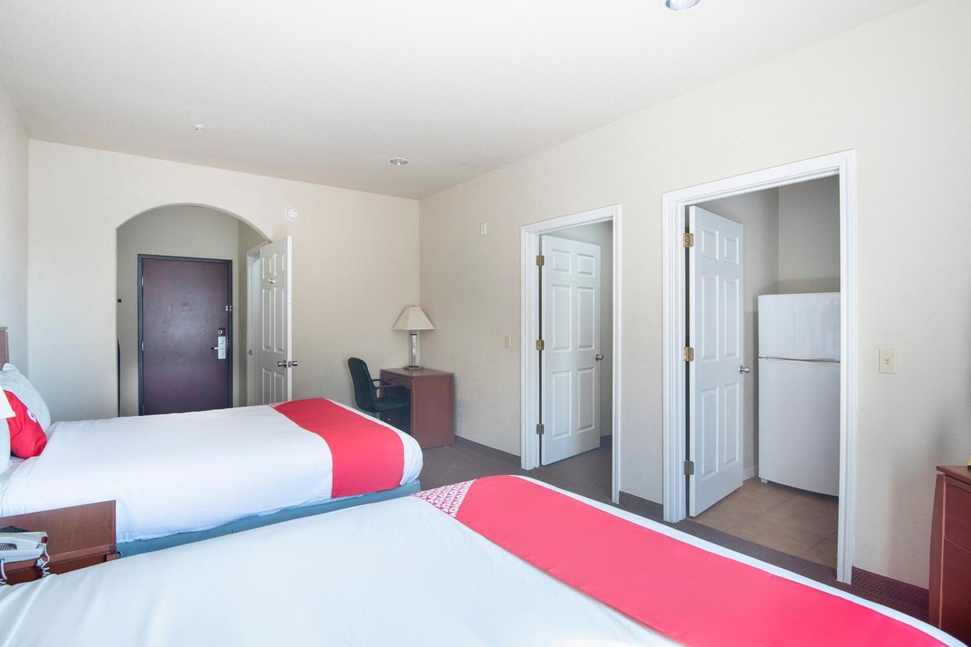 Oyo Townhouse Clute Lake Jackson Экстерьер фото