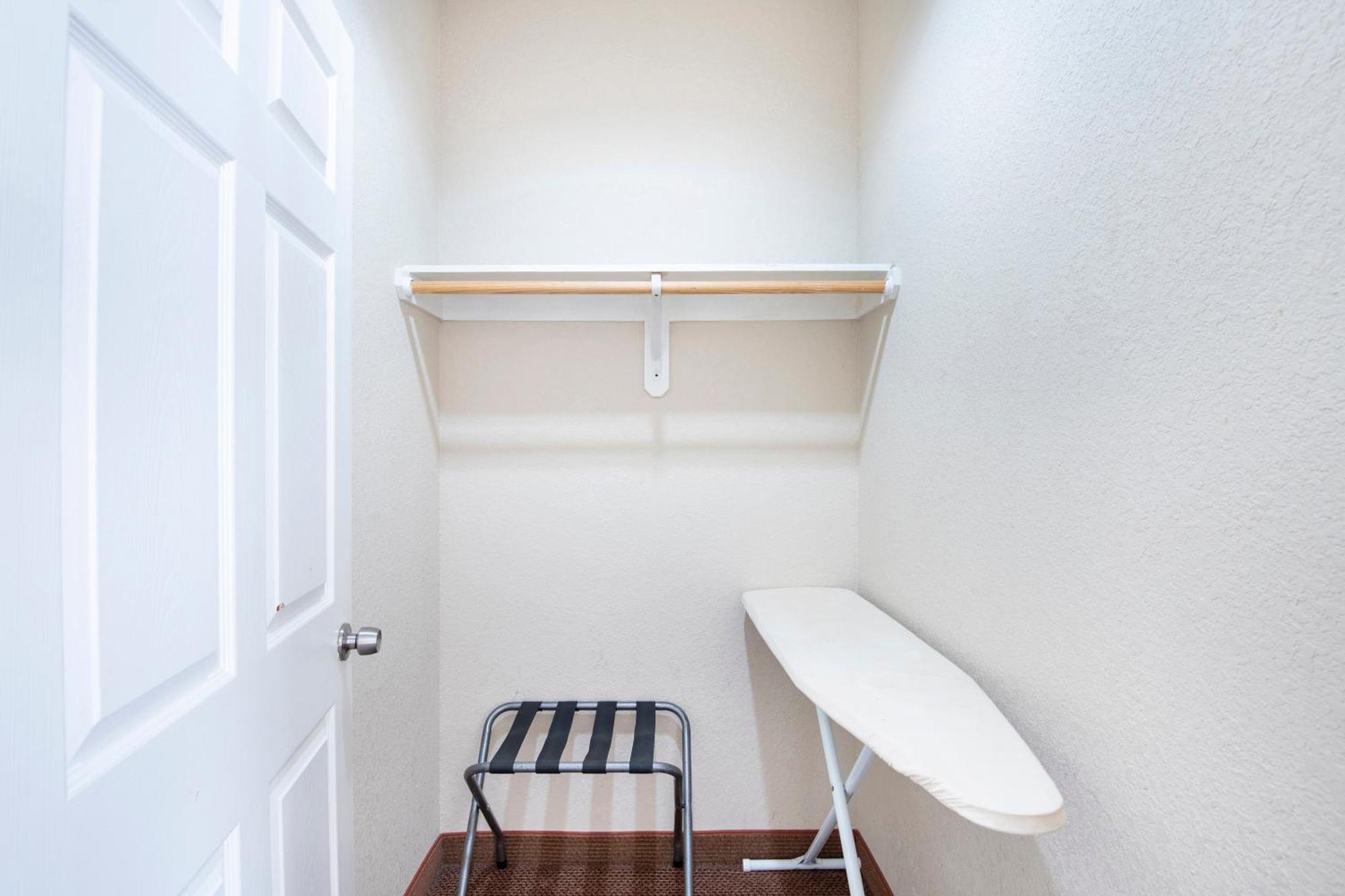 Oyo Townhouse Clute Lake Jackson Экстерьер фото