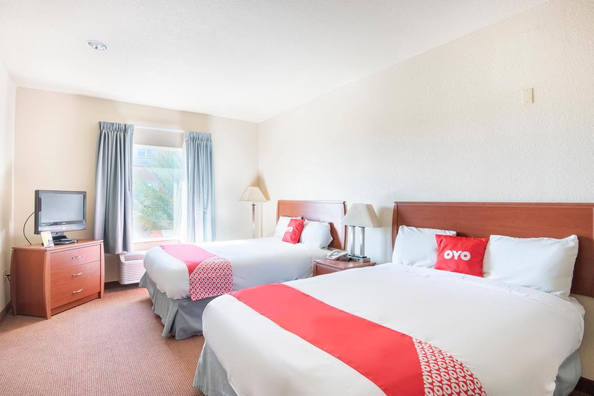 Oyo Townhouse Clute Lake Jackson Экстерьер фото